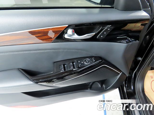 Kia K7 2016 — photo 12