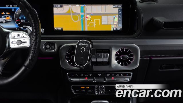 Mercedes-Benz G-Class 2021 — photo 14