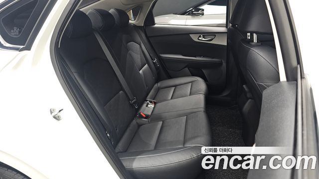 Kia K3 2019 — photo 17