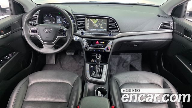 Hyundai AVANTE 2018 — photo 7