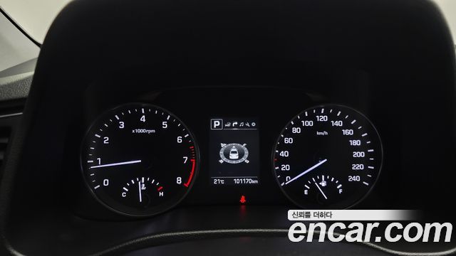 Hyundai AVANTE 2018 — photo 8