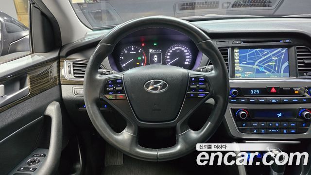 Hyundai Sonata 2017 — photo 13