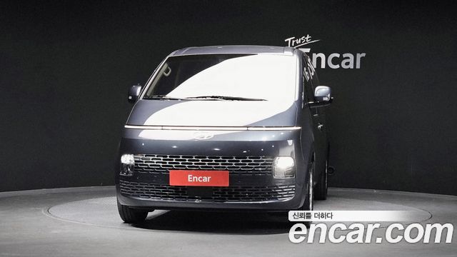 Hyundai Staria 2025 — photo 3