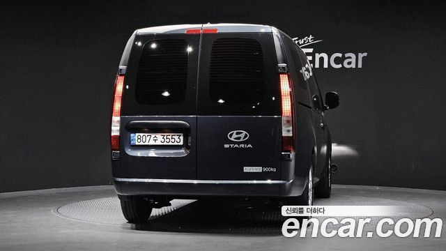 Hyundai Staria 2025 — photo 4