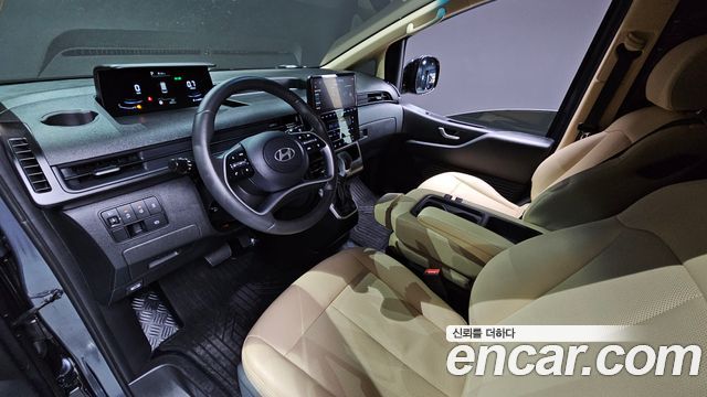 Hyundai Staria 2025 — photo 7