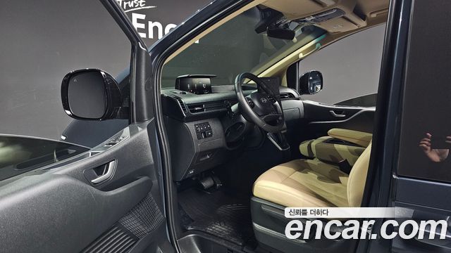 Hyundai Staria 2025 — photo 10
