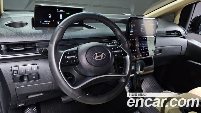 Hyundai Staria 2025 — photo 12