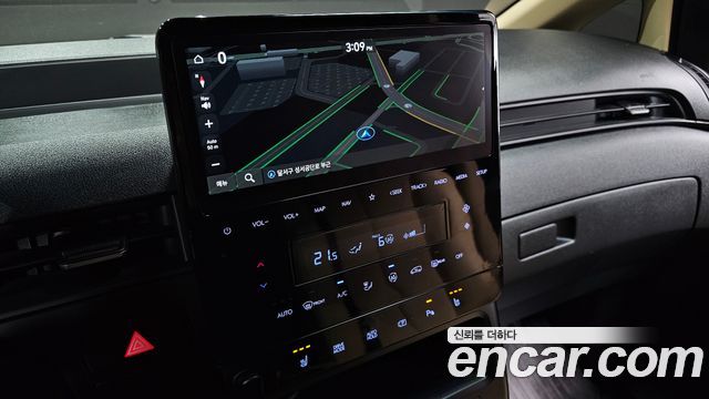 Hyundai Staria 2025 — photo 13