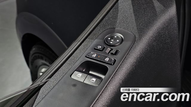 Hyundai Staria 2025 — photo 15