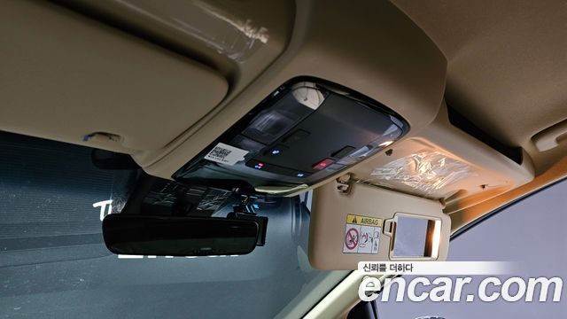 Hyundai Staria 2025 — photo 17