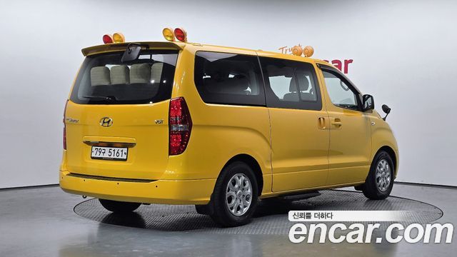 Hyundai Starex 2015 — photo 2
