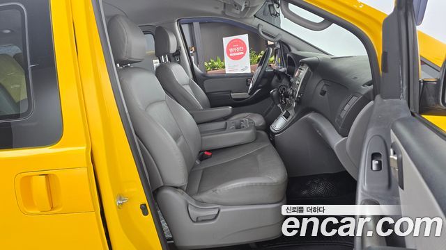 Hyundai Starex 2015 — photo 11