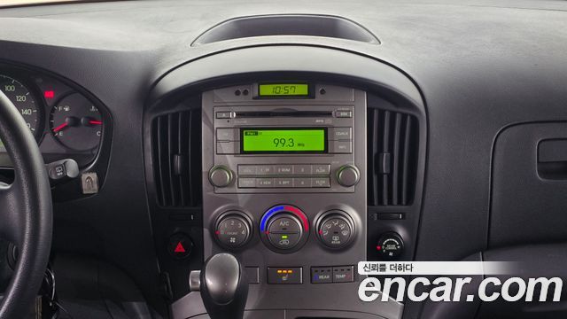 Hyundai Starex 2015 — photo 18