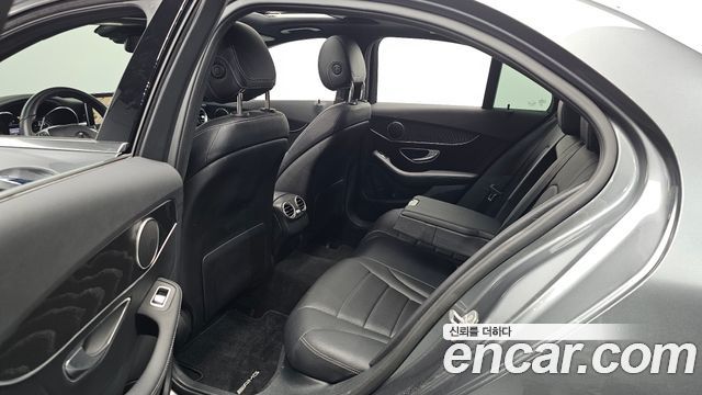 Mercedes-Benz C-Class 2017 — photo 17