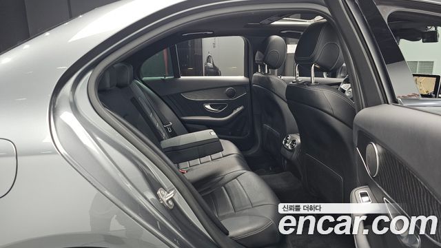 Mercedes-Benz C-Class 2017 — photo 18