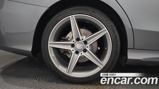 Mercedes-Benz C-Class 2017 — photo 7