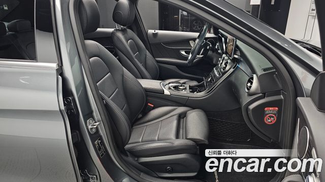 Mercedes-Benz C-Class 2017 — photo 16