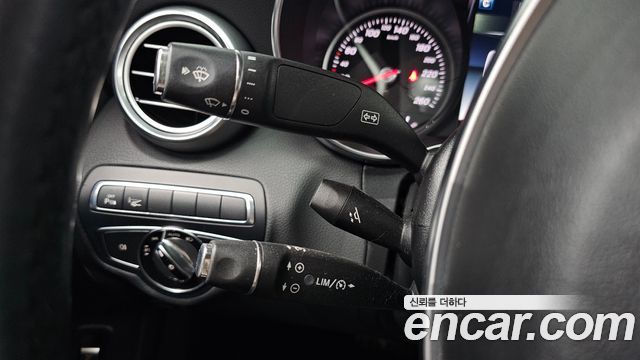 Mercedes-Benz C-Class 2017 — photo 28