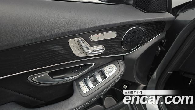 Mercedes-Benz C-Class 2017 — photo 30