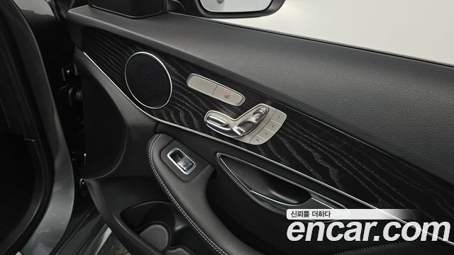 Mercedes-Benz C-Class 2017 — photo 31