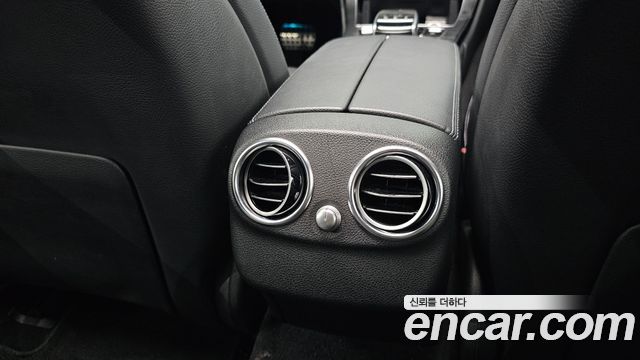 Mercedes-Benz C-Class 2017 — photo 33