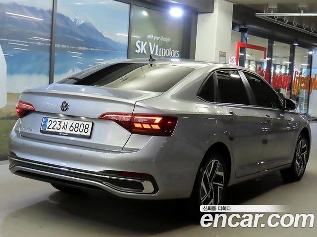 Volkswagen Jetta 2024 — photo 4