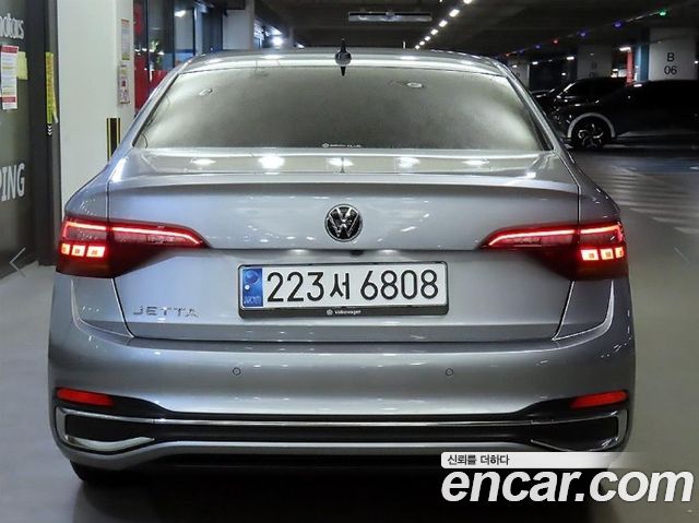 Volkswagen Jetta 2024 — photo 5