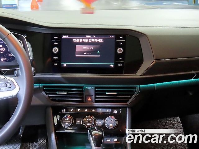 Volkswagen Jetta 2024 — photo 11