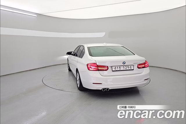 BMW 3-Series 2018 — photo 2