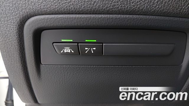BMW 3-Series 2018 — photo 11