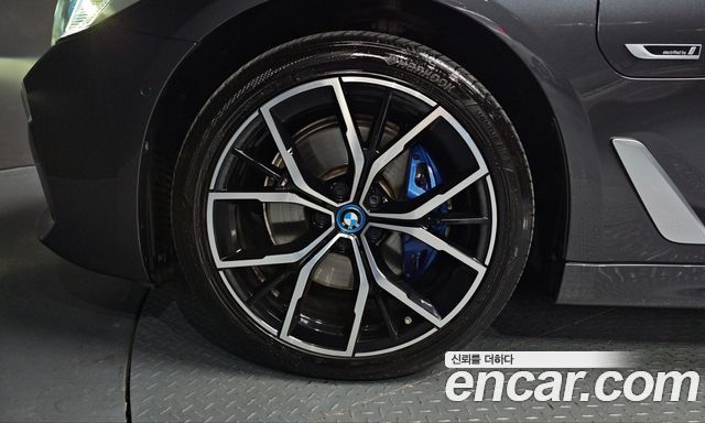 BMW 5-Series 2022 — photo 5