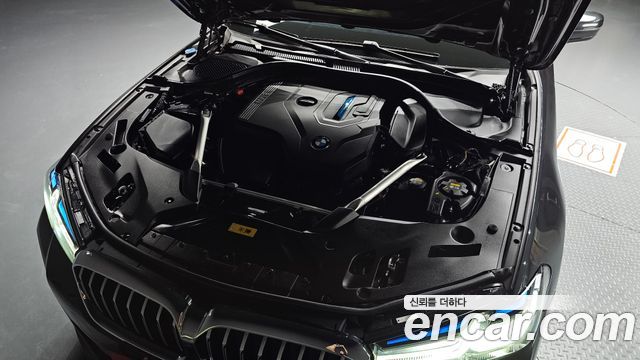 BMW 5-Series 2022 — photo 6