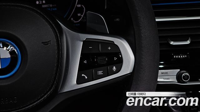 BMW 5-Series 2022 — photo 26