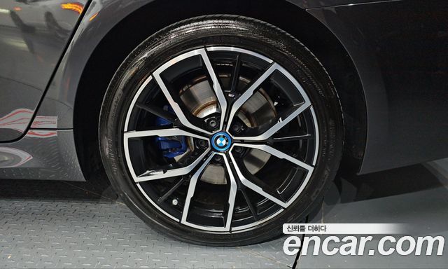 BMW 5-Series 2022 — photo 7
