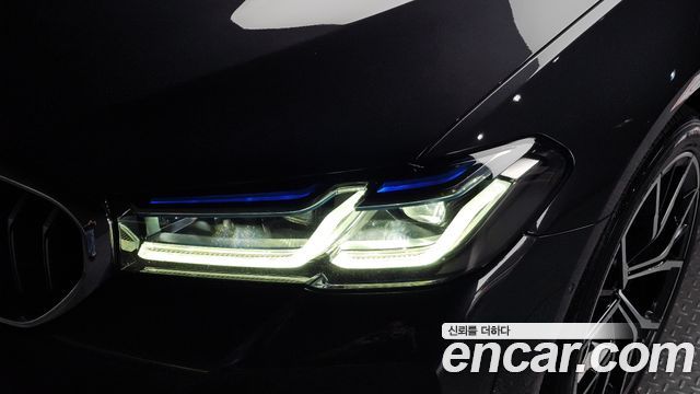 BMW 5-Series 2022 — photo 8