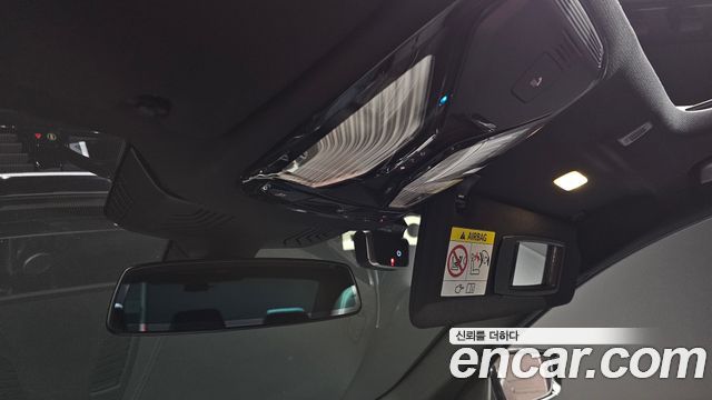 BMW 5-Series 2022 — photo 27