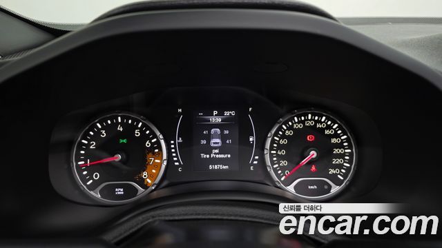 Jeep Renegade 2018 — photo 11