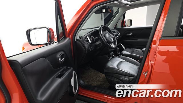Jeep Renegade 2018 — photo 13