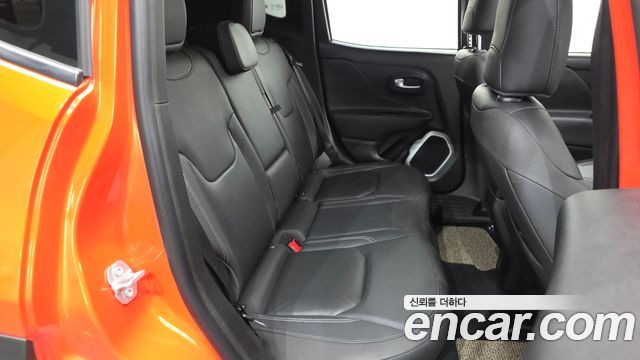 Jeep Renegade 2018 — photo 18