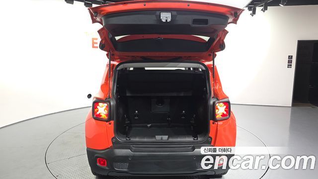 Jeep Renegade 2018 — photo 26