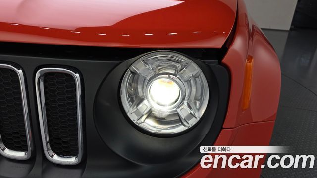 Jeep Renegade 2018 — photo 8