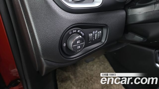 Jeep Renegade 2018 — photo 28