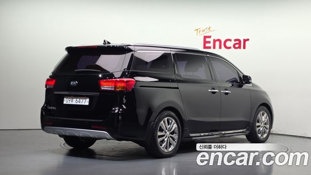Kia Canival 2018 — photo 2