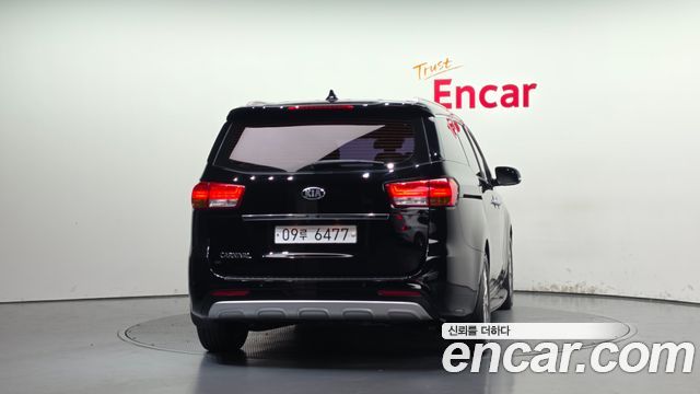 Kia Canival 2018 — photo 4