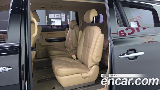 Kia Canival 2018 — photo 11