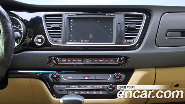 Kia Canival 2018 — photo 14