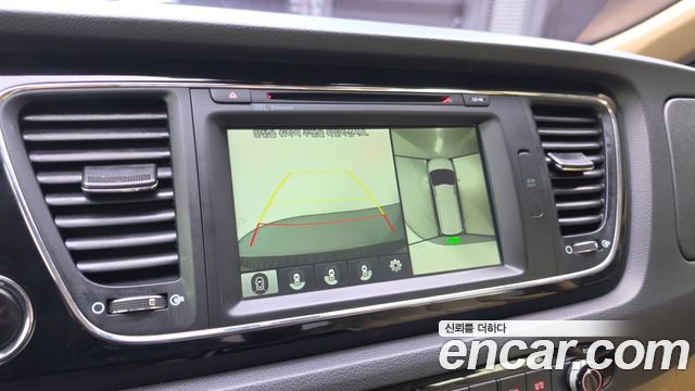 Kia Canival 2018 — photo 17