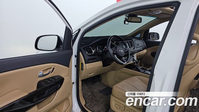 Kia Canival 2019 — photo 10