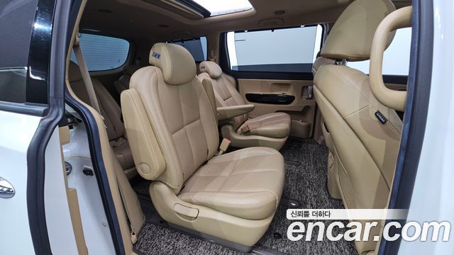 Kia Canival 2019 — photo 11