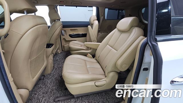 Kia Canival 2019 — photo 12